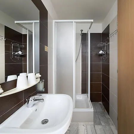 Ankora Hotell 3*
