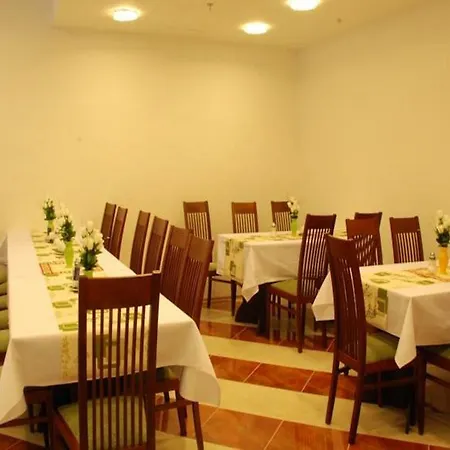 Ankora Hotell