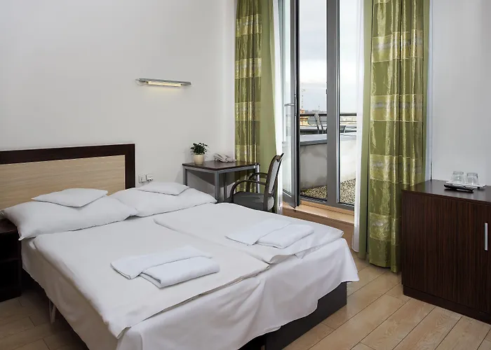 ホテル アンコラ 3*